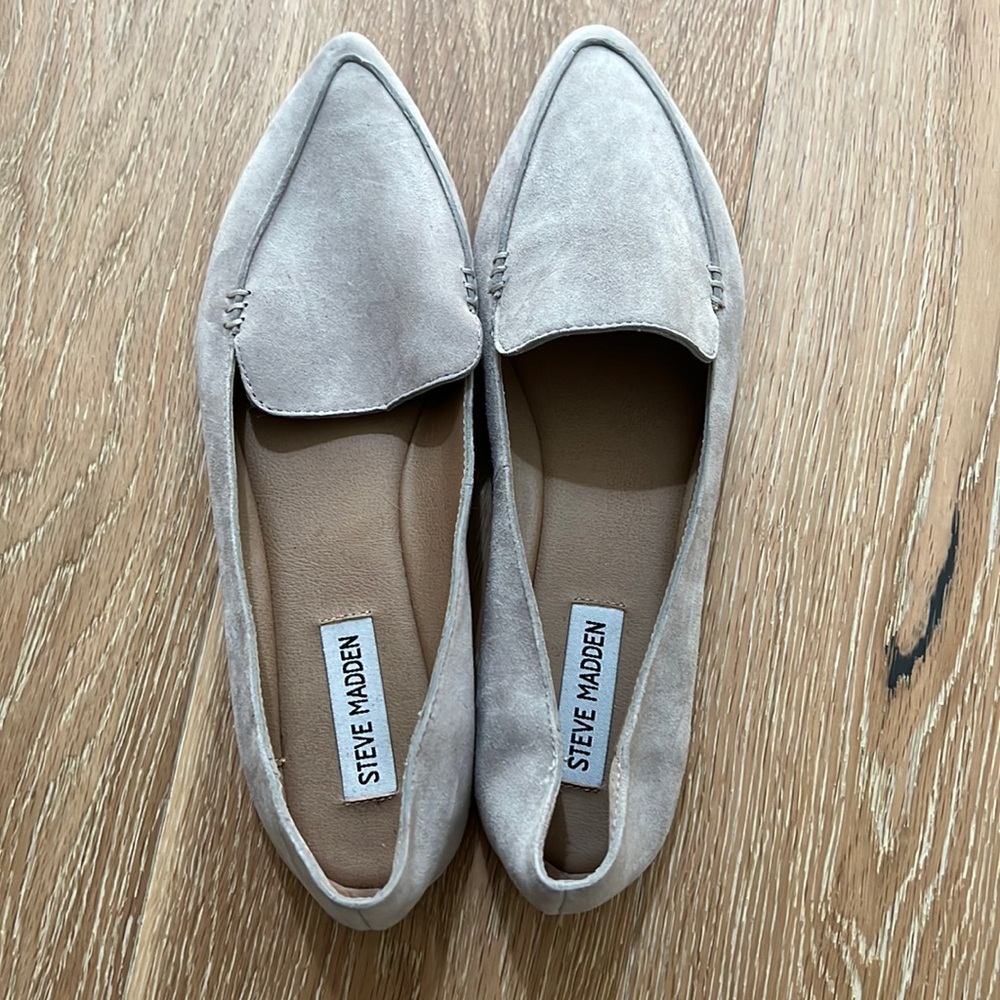 Steve Madden Grey Pointed Toe Loafer, Size 9